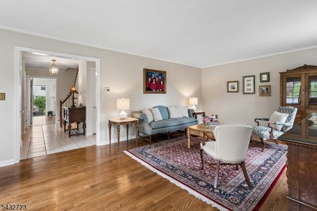 81 Mountain Road, Verona Twp., NJ 07044