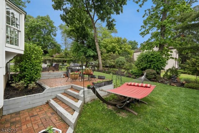 81 Mountain Road, Verona Twp., NJ 07044