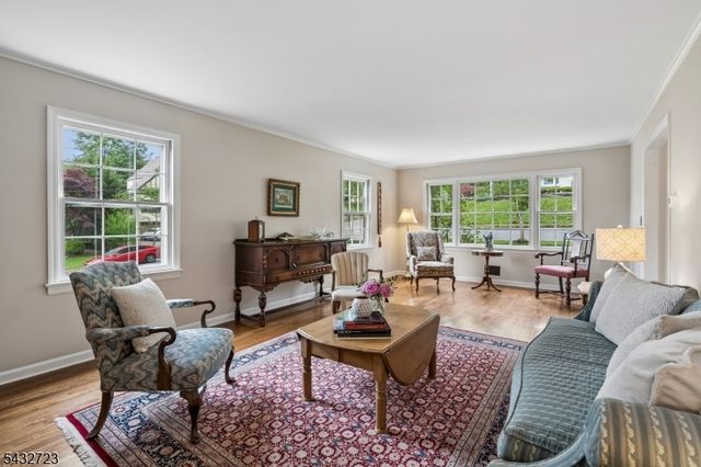 81 Mountain Road, Verona Twp., NJ 07044