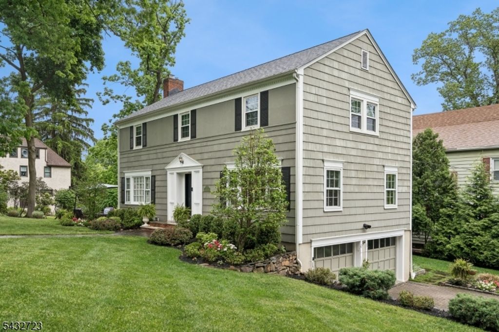 81 Mountain Road, Verona Twp., NJ 07044