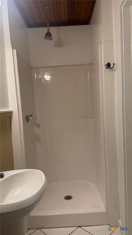 724 N Beal Street, Belton, TX 76513