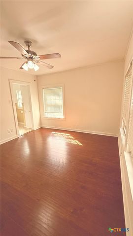 724 N Beal Street, Belton, TX 76513