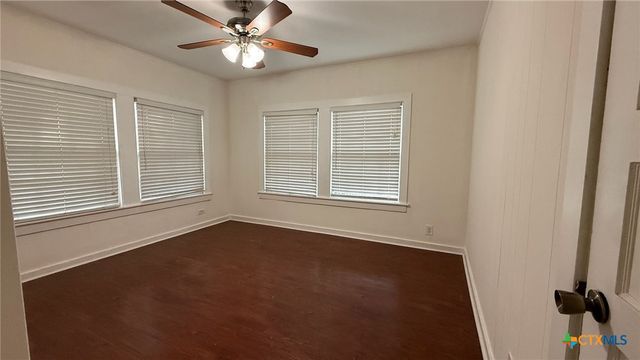 724 N Beal Street, Belton, TX 76513