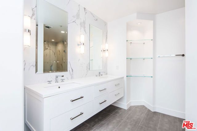 13075 Pacific 317, Los Angeles, CA 90094