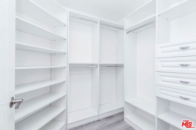 13075 Pacific 317, Los Angeles, CA 90094