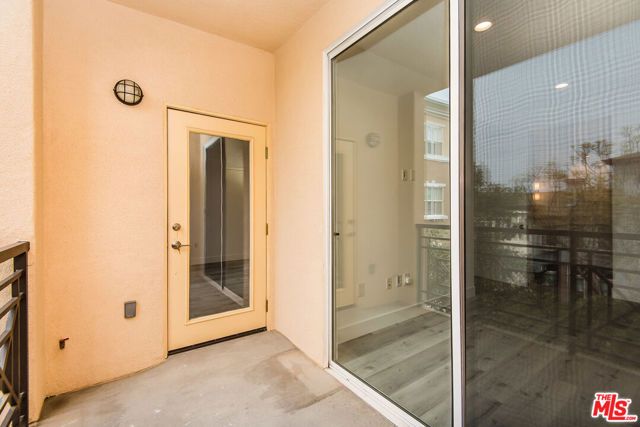 13075 Pacific 317, Los Angeles, CA 90094
