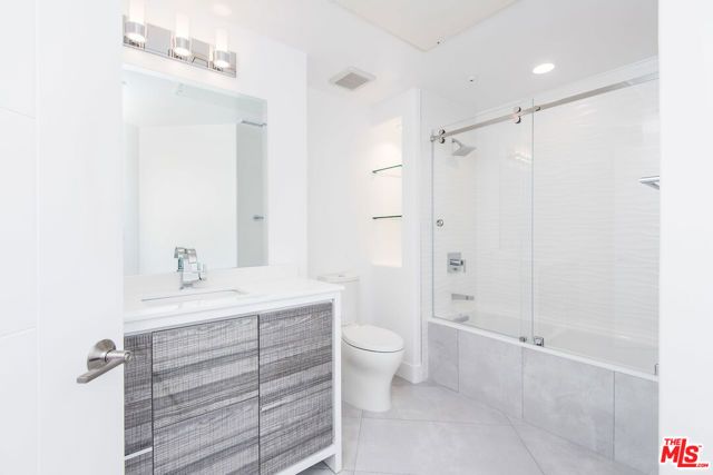 13075 Pacific 317, Los Angeles, CA 90094