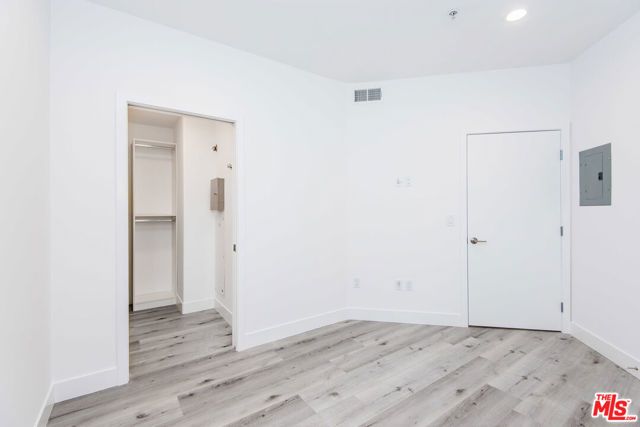 13075 Pacific 317, Los Angeles, CA 90094