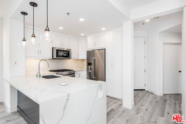 13075 Pacific 317, Los Angeles, CA 90094