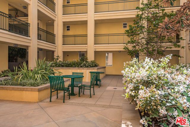 13075 Pacific 317, Los Angeles, CA 90094