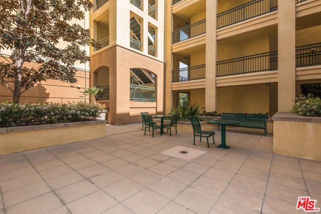 13075 Pacific 317, Los Angeles, CA 90094