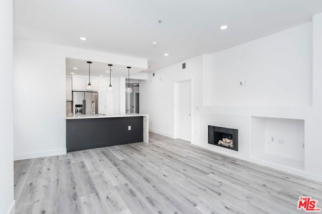 13075 Pacific 317, Los Angeles, CA 90094