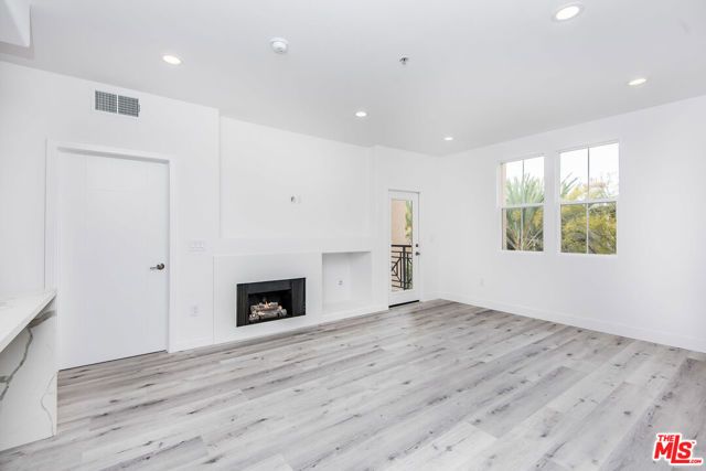 13075 Pacific 317, Los Angeles, CA 90094