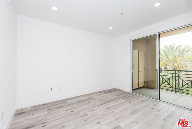 13075 Pacific 317, Los Angeles, CA 90094