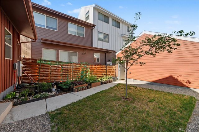 6875 Juniper Lane, Arvada, CO 80007