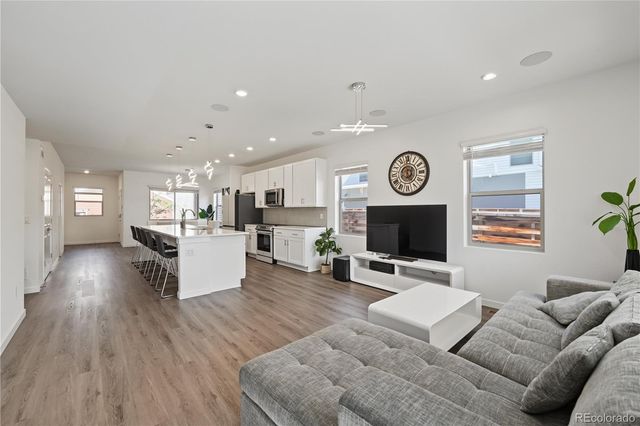 6875 Juniper Lane, Arvada, CO 80007