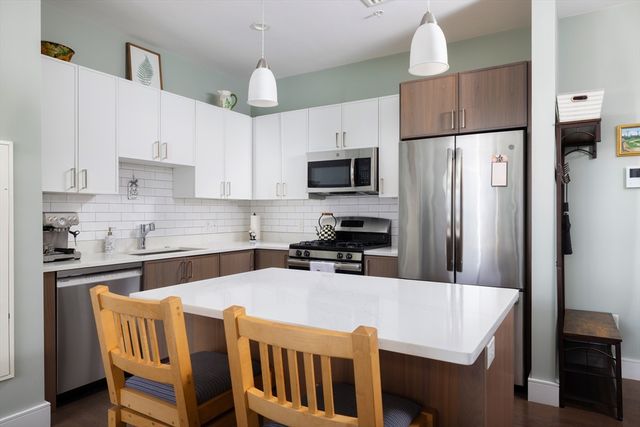 20 Taft Hil Park 5, Boston, MA 02131