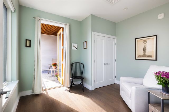 20 Taft Hil Park 5, Boston, MA 02131