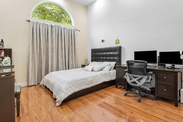 1845 Eagle Trace Boulevard, Coral Springs, FL 33071