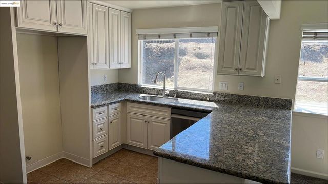 2800 Harris Dr, Antioch, CA 94509