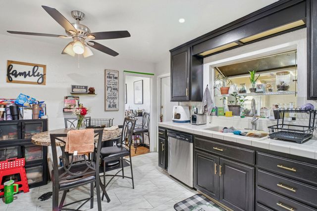 127 Hampton Rd, Hayward, CA 94541