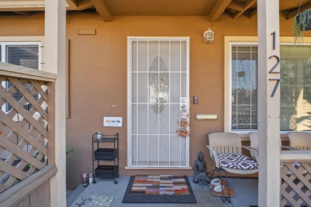 127 Hampton Rd, Hayward, CA 94541