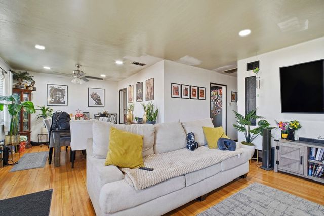 127 Hampton Rd, Hayward, CA 94541