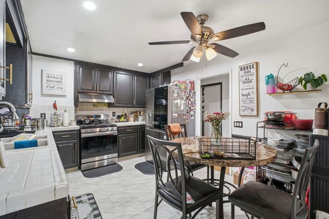 127 Hampton Rd, Hayward, CA 94541