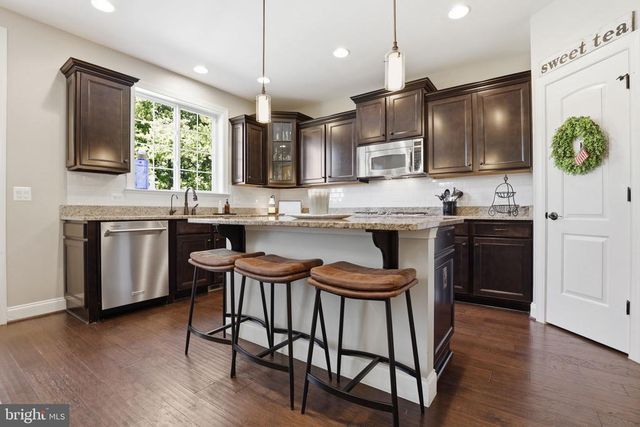 8046 SIDE HILL DR, Warrenton, VA 20187