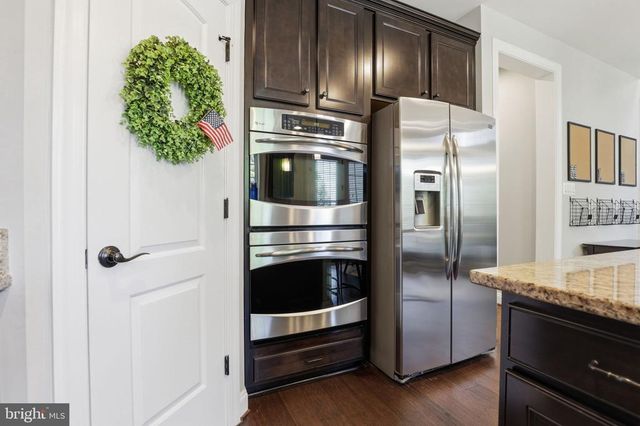 8046 SIDE HILL DR, Warrenton, VA 20187