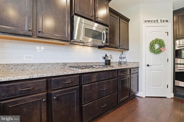8046 SIDE HILL DR, Warrenton, VA 20187