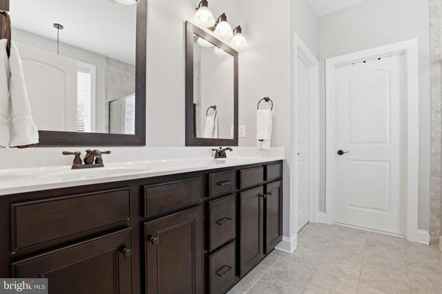 8046 SIDE HILL DR, Warrenton, VA 20187