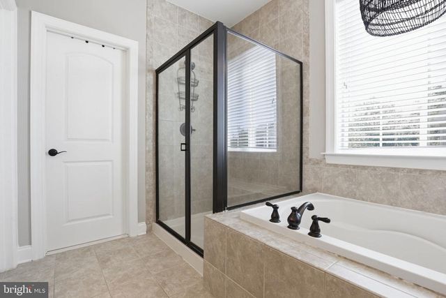 8046 SIDE HILL DR, Warrenton, VA 20187