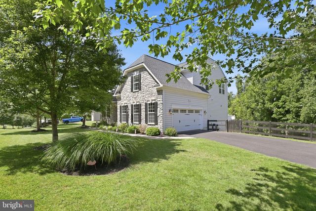 8046 SIDE HILL DR, Warrenton, VA 20187