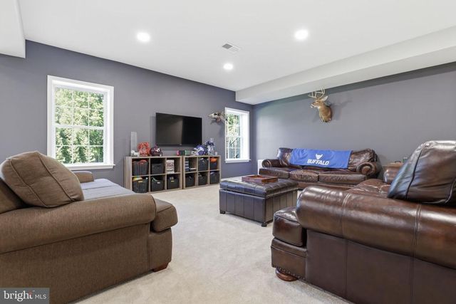 8046 SIDE HILL DR, Warrenton, VA 20187
