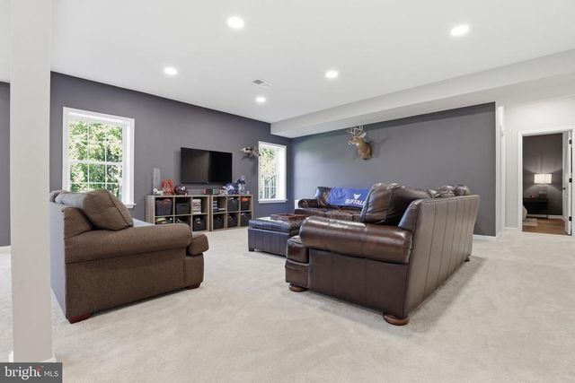 8046 SIDE HILL DR, Warrenton, VA 20187