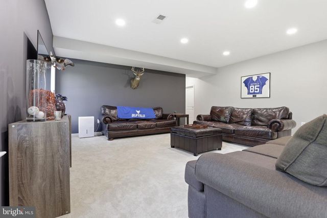 8046 SIDE HILL DR, Warrenton, VA 20187