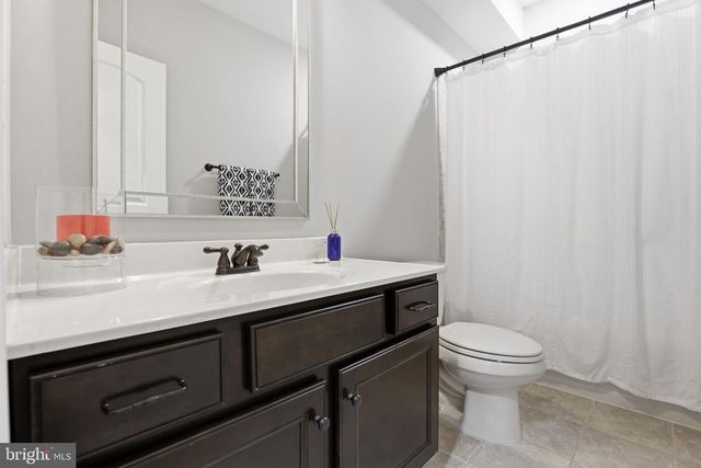 8046 SIDE HILL DR, Warrenton, VA 20187