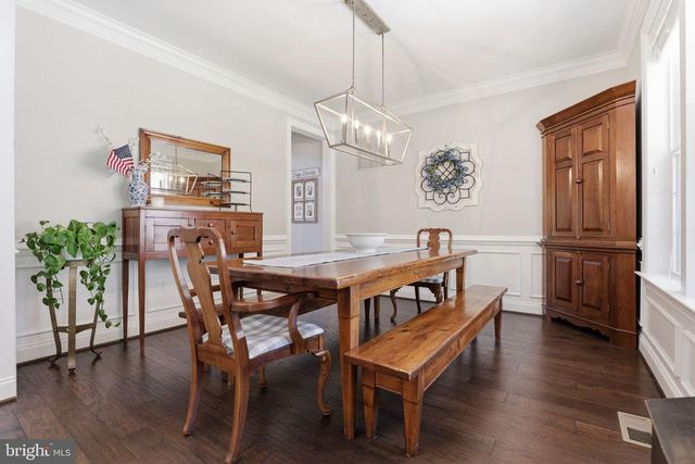 8046 SIDE HILL DR, Warrenton, VA 20187