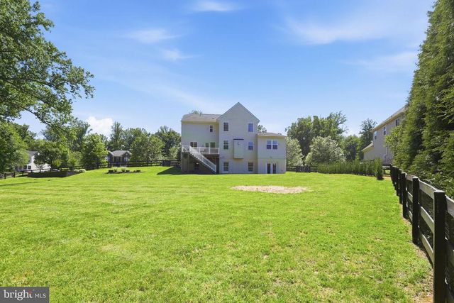 8046 SIDE HILL DR, Warrenton, VA 20187