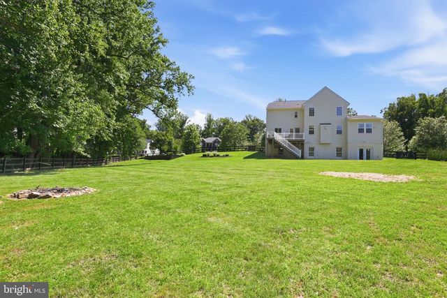 8046 SIDE HILL DR, Warrenton, VA 20187