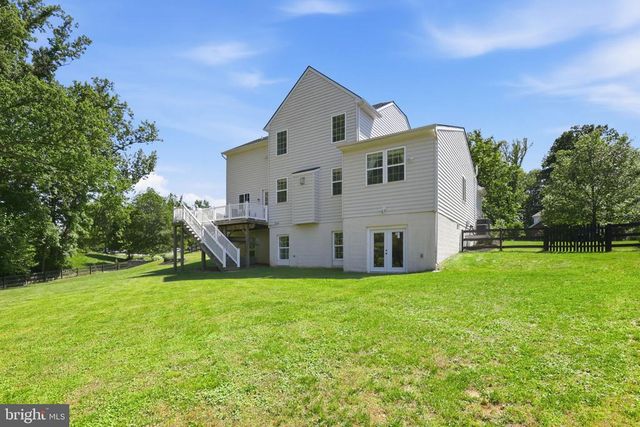 8046 SIDE HILL DR, Warrenton, VA 20187