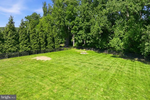 8046 SIDE HILL DR, Warrenton, VA 20187