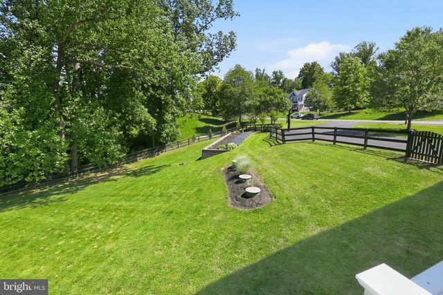 8046 SIDE HILL DR, Warrenton, VA 20187