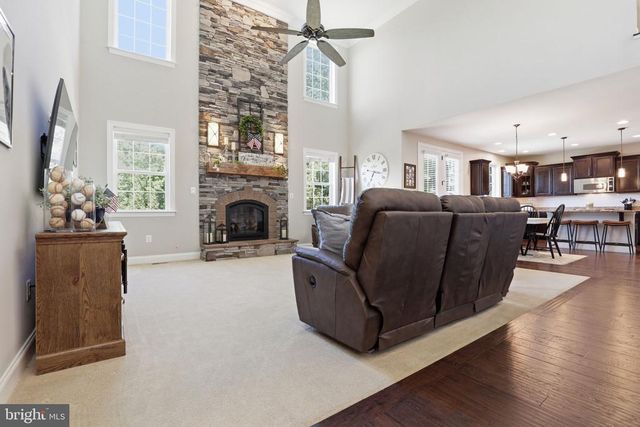 8046 SIDE HILL DR, Warrenton, VA 20187