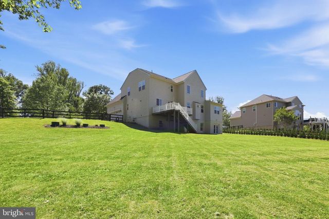 8046 SIDE HILL DR, Warrenton, VA 20187