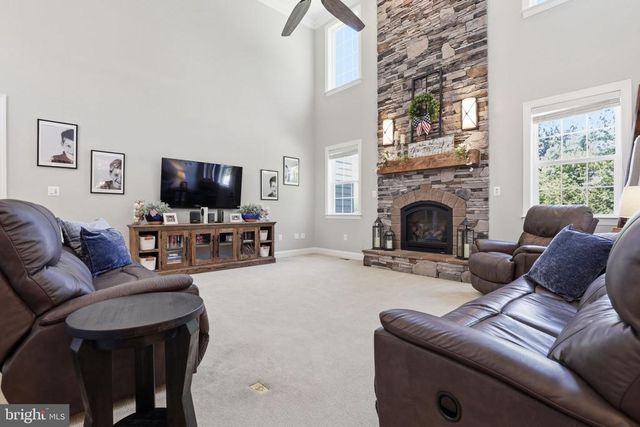 8046 SIDE HILL DR, Warrenton, VA 20187