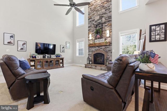 8046 SIDE HILL DR, Warrenton, VA 20187