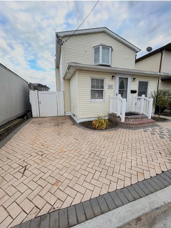 3680 Naomi Street, Seaford, NY 11783