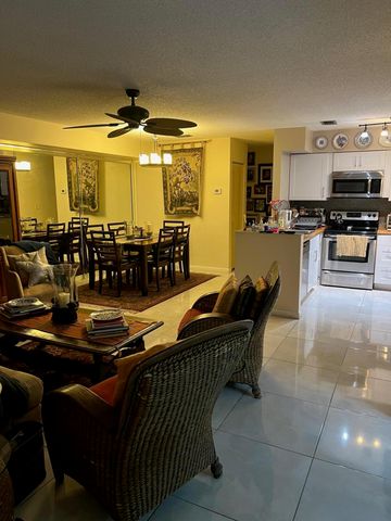 14888 WEDGEFIELD Drive 207, Delray Beach, FL 33446